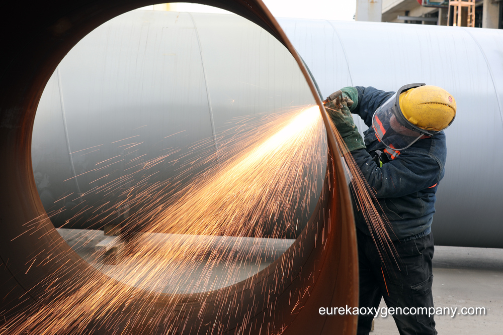 Outdoor Welding Safety In Extreme Conditions